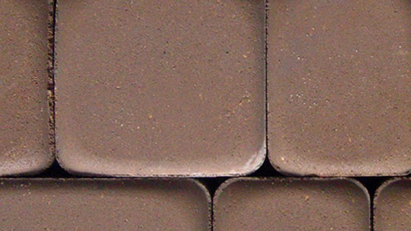brązowy